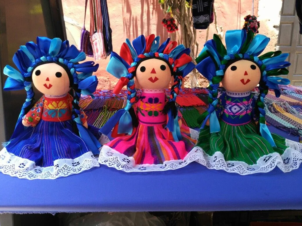 Colorful handcrafted Mexican dolls
